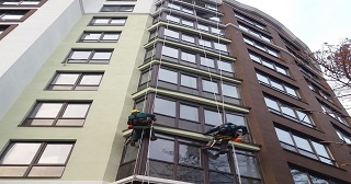 Установка крыши на балкон Лесозаводск цена от 1052 руб. м/2.